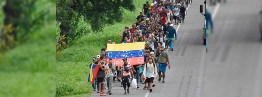 Pie de Foto.- Caravana migrante avanza hacia la frontera norte de México con EU. Foto 'La Jornada' /Archivo