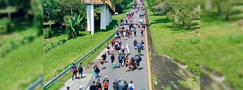 Pie de Foto.- La caravana migrante “Por la Libertad” ha recorrido 150 kilómetros en nueve días. La CDMX es su destino. Foto La Jornada