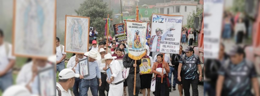 #Pie de Foto.- Peregrinamos por la pascua del padre Marcelo Pérez Pérez. Paz y justicia", "viva el padre Marcelo", "justicia para el padre Marcelo", "viva la diócesis de San Cristóbal" y "alto a las desapariciones forzadas", corearon. Foto Eduardo Gutiérrez