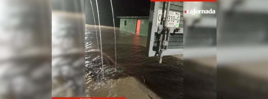 Pie de Foto.- La Secretaría de Protección Civil estatal, dijo que en Tumbalá se registró el desbordamiento del río Hidalgo Joshil, afectando a alrededor de 76 familias que sufrieron inundación y encharcamientos. Foto: La Jornada
