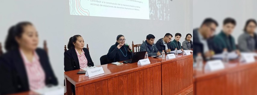 Pie de Foto.- El conversatorio, organizado por el Centro de Derechos Humanos Fray Bartolomé de Las Casas (Frayba), se llevó a cabo este lunes en la facultad de derecho de la Universidad Autónoma de Chiapas (Unach). Elio Enriquez