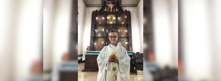 Pie de Foto.- El sacerdote Juan Manuel Zavala, vicario de la parroquia de San Marcos Evangelista en imagen de archivo. Foto tomada de redes sociales.