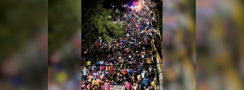 Pie de Foto.- El grupo avanzó por la carretera México 200 hacia el norte. Foto Edgar H. Clemente.