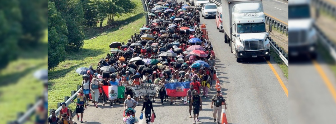 Pie de Foto.- Migrantes buscan salir de Tapachula en nueva caravana. Foto Edgar H. Clemente.