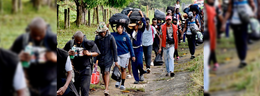 Pie de Foto.- Tras dos semanas de trayecto, el grupo busca llegar a regiones del norte y centro del país para obtener empleo y documentos legales. Foto: Edgar H. Clemente.