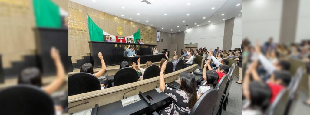 Pie de Foto.- La Fiscalía acusa a servidores públicos de exigir dinero a empresarios y autoridades municipales; algunos implicados ya habrían sido detenidos. Foto Congreso de Chiapas.