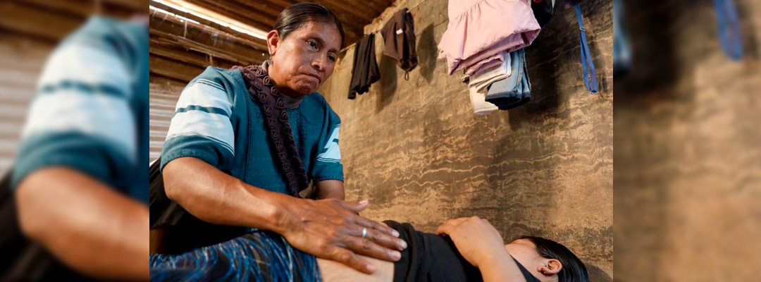 Pie de Foto.- El trabajo de las parteras fue presentado ante el Comité Nacional de Partería. Foto Ssa Chiapas.