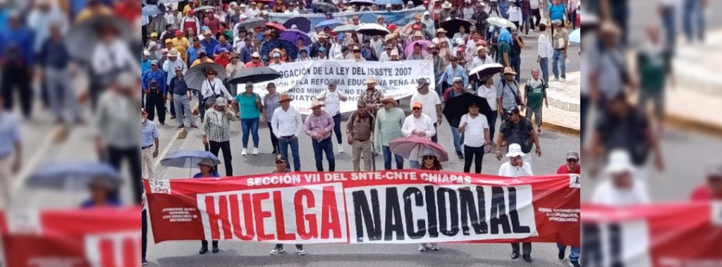 Pie de Foto.- La Sección 7 reiteró que “se van a seguir generando las condiciones para seguir mantenido la lucha, la huelga y el plantón nacional y estatal” que mantienen los profesores desde el primero de junio. Foto: 'La Jornada'