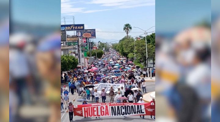 Pie de Fito.- Marcha estatal de la sección VII del SNTE en el marco de la huelga nacional de la CNTE. Foto facebook CNTE Chiapas.