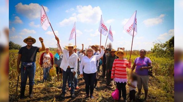 Pie de Foto.- Un ex funcionario municipal de Suchiate, Chiapas, denunció públicamente a la ex alcaldesa de esa demarcación, Sonia Eloina Hernández Aguilar, por amenazas y orquestar un plan para asesinar al actual edil Elmer Vázquez Gallardo. Foto tomada de https://www.facebook.com/soniaeloina.hernandezaguilar