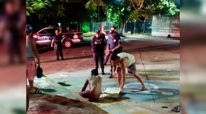 Pie de Foto.- Los integrantes de la caravana migrante denunciaron la falta de seguridad durante su estancia en las instalaciones del campo deportivo de Escuintla, a donde llegaron la mañana del lunes. Foto cortesía de fuentes de seguridad.
