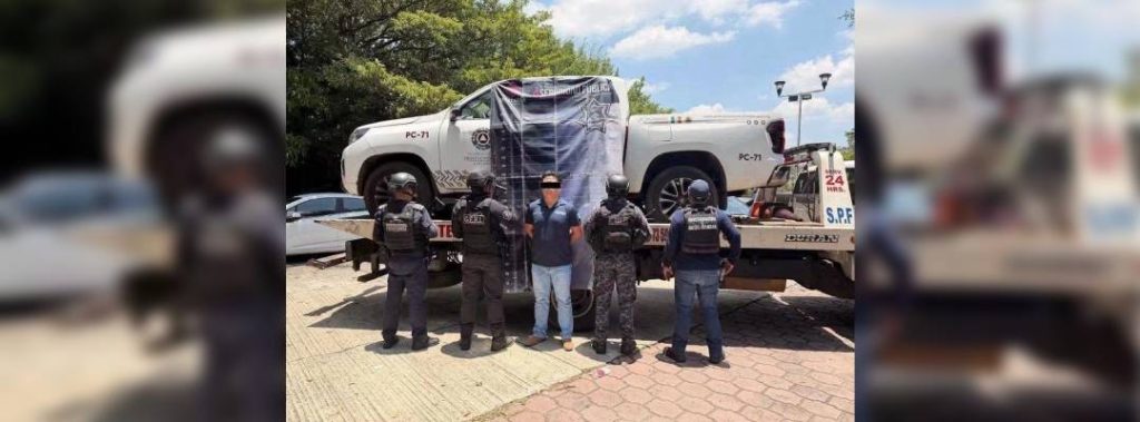 Pie de Foto.- El servidor público utilizaba su domicilio como bodega para almacenar presuntamente el combustible; el ayuntamiento informó que la captura derivó de una denuncia anónima. Foto SSP Tapachula