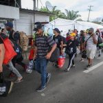 Migrantes varados en Tapachula esperan caravana hondureña para avanzar hacia el norte