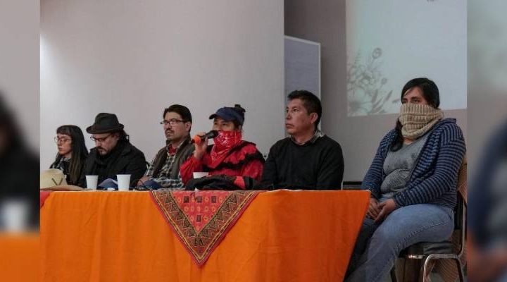 Pie de Foto.- Integrantes del Centro de Derechos Humanos Fray Bartolomé de Las Casas (Frayba) durante una reunión en Chiapas. Foto Cuartoscuro
