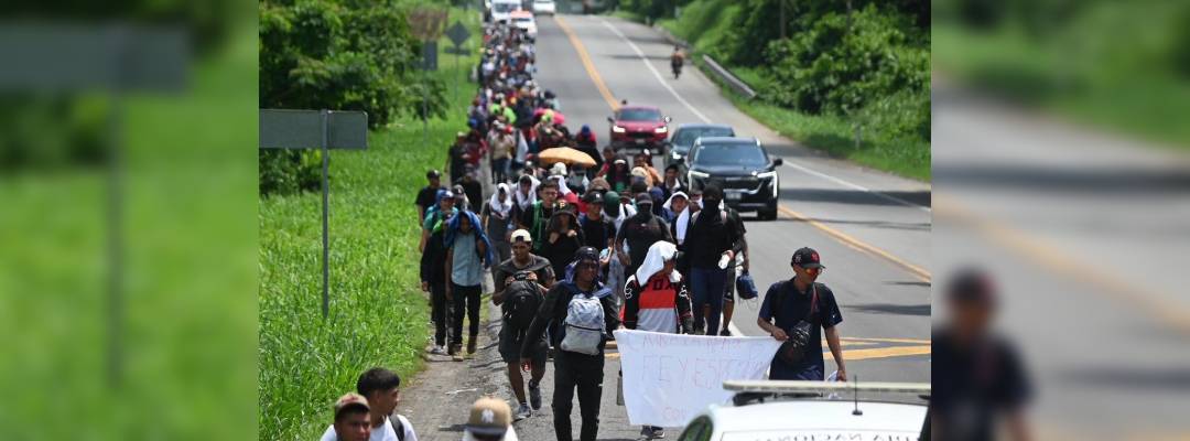 Pie de Foto.- La caravana “Fe y Esperanza con Dios” seguirá la ruta del Pacífico, la misma que han usado al menos 20 grupos en los últimos dos años. Tras la escala en Huixtla continuarán hacia Escuintla, Mapastepec, Pijijiapan, Tonalá y Arriaga antes de seguir al Estado de Oaxaca. Foto Edgar H. Clemente.