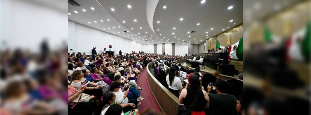 Pie de Foto.- El Congreso de Chiapas aprobó una reforma que obliga la paridad de género en las candidaturas para el próximo proceso electoral. Foto La Jornada.