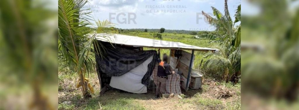 Pie de Foto.- La FGR, a través de la Fiscalía Especializada de Control Regional en Chiapas, “dio cumplimiento a una diligencia de inspección derivada de las investigaciones con motivo de una denuncia relacionada con posibles afectaciones al ecosistema en la Reserva de la Biósfera La Encrucijada”. Foto: La Jornada.