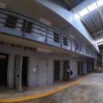 Trasladan al penal de Villa Comaltitlán, Chiapas, a 100 reos de todo el país considerados peligrosos