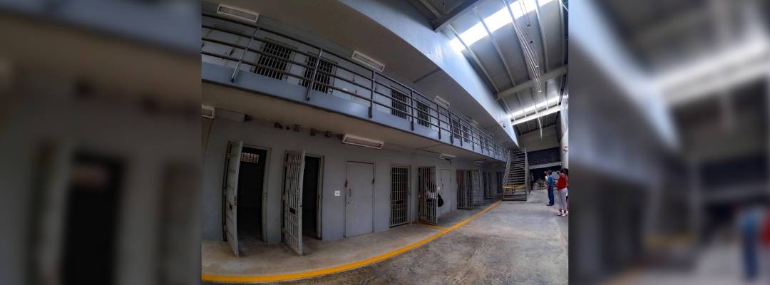 Pie de Foto.- Un total de 100 reos considerados peligrosos fueron trasladado de distintas partes del país para ser ingresados al Centro Federal de Reinserción Social número 15 en Villa Comaltitlán, Chiapas. Foto Cuartoscuro / Archivo