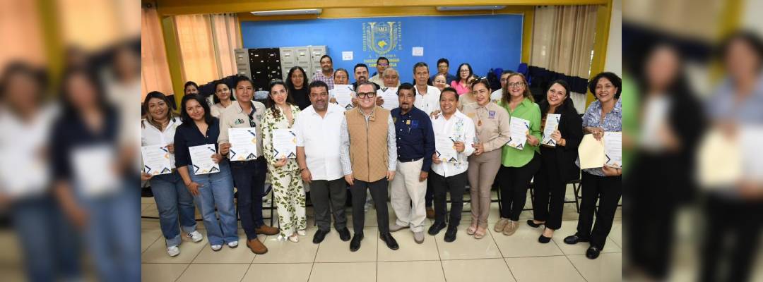 Entregan recategorizaciones a docentes de la UNACH