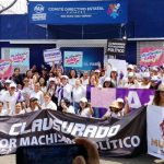 Colectivas clausuran simbólicamente oficinas del PAN en Chiapas; rechazan impugnación a reforma a la paridad de género