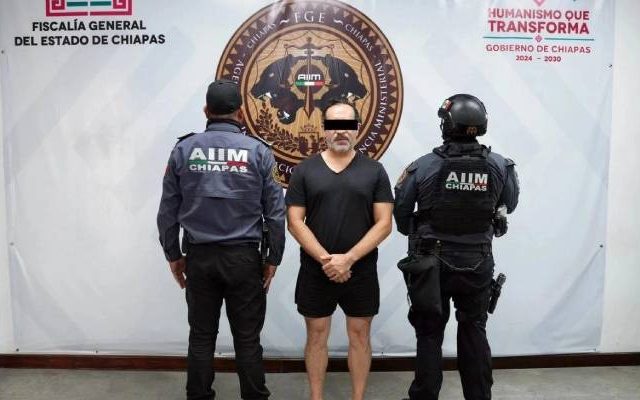 Pie de Foto.- La Fiscalía de Chiapas ejecutó una orden de aprehensión contra Ulises Grajales Niño por el delito de violencia familiar equiparada. Foto FGE Chiapas.