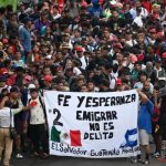 Segunda caravana de migrantes hondureños sale de Tapachula rumbo al norte