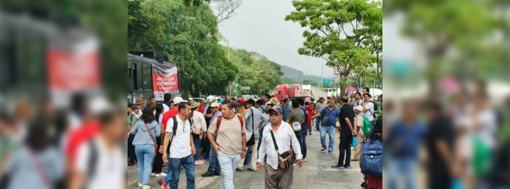 Pie de Foto.- Movilización magisterial en Tuxtla Gutiérrez, Chiapas. Foto / La Jornada.