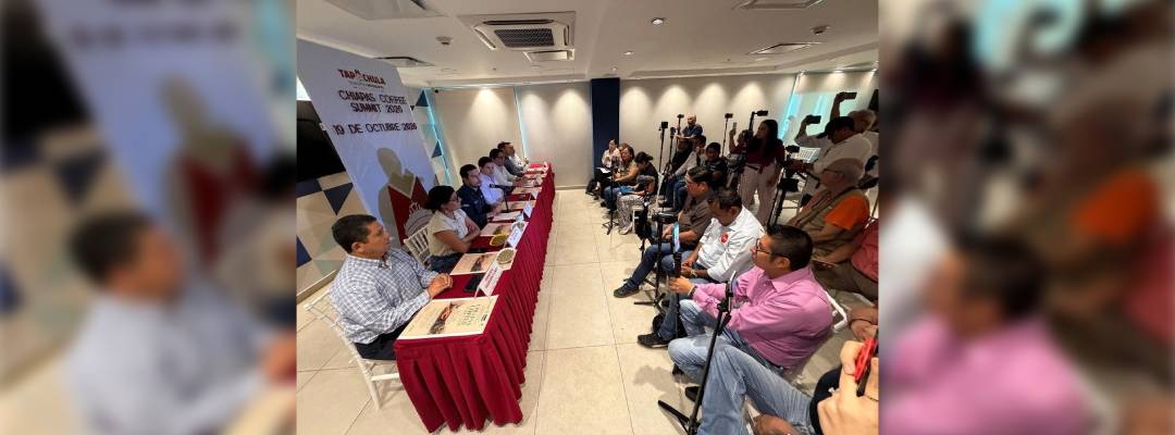 Pie de Foto.-En conferencia de prensa, el Secretario de de Economía y Turismo de Tapachula, Jorge Vega Pérez, detalló que la ciudad será cede de la cubre del 23 al 28 de noviembre. Foto Edgar H. Clemente.