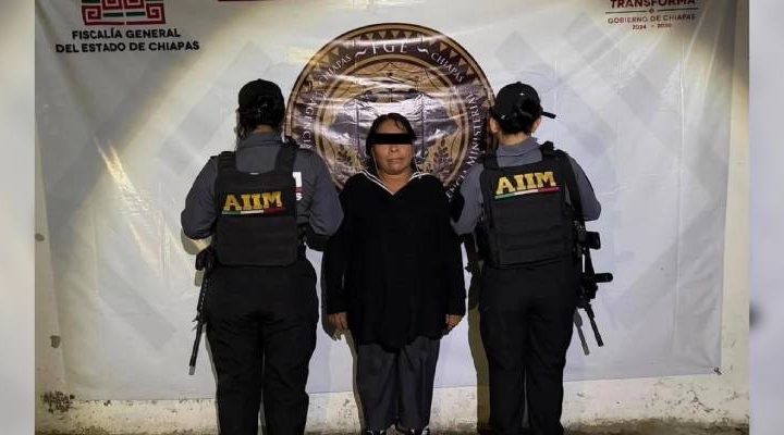 Pie de Foto.- Rosa Pérez Pérez, exalcaldesa de Chenalhó y visitadora especializada en asuntos indígenas, fue detenida en Chiapas por su presunta responsabilidad en el delito de fraude. Foto FGE Chiapas.