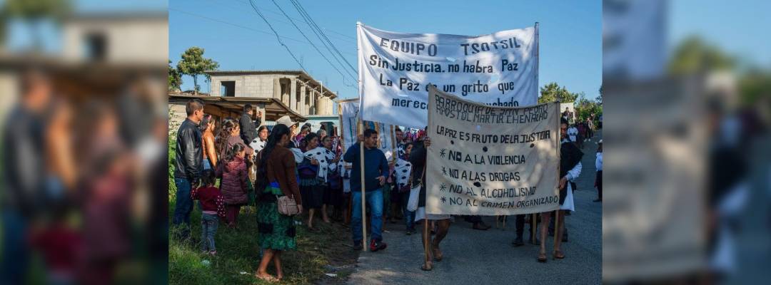 Pie de Foto.- Cinco familias tsotsiles de Chenalhó piden de nueva cuenta la intervención de las autoridades ante las amernaza que reciben de un grupo armado. Foto Cuartosuro / Archivo